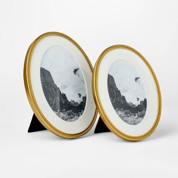 Threshold Studio McGee 6x8 Matted to 4x6 Twisted Metal Oval Picture Frame - Picture 5 of 8